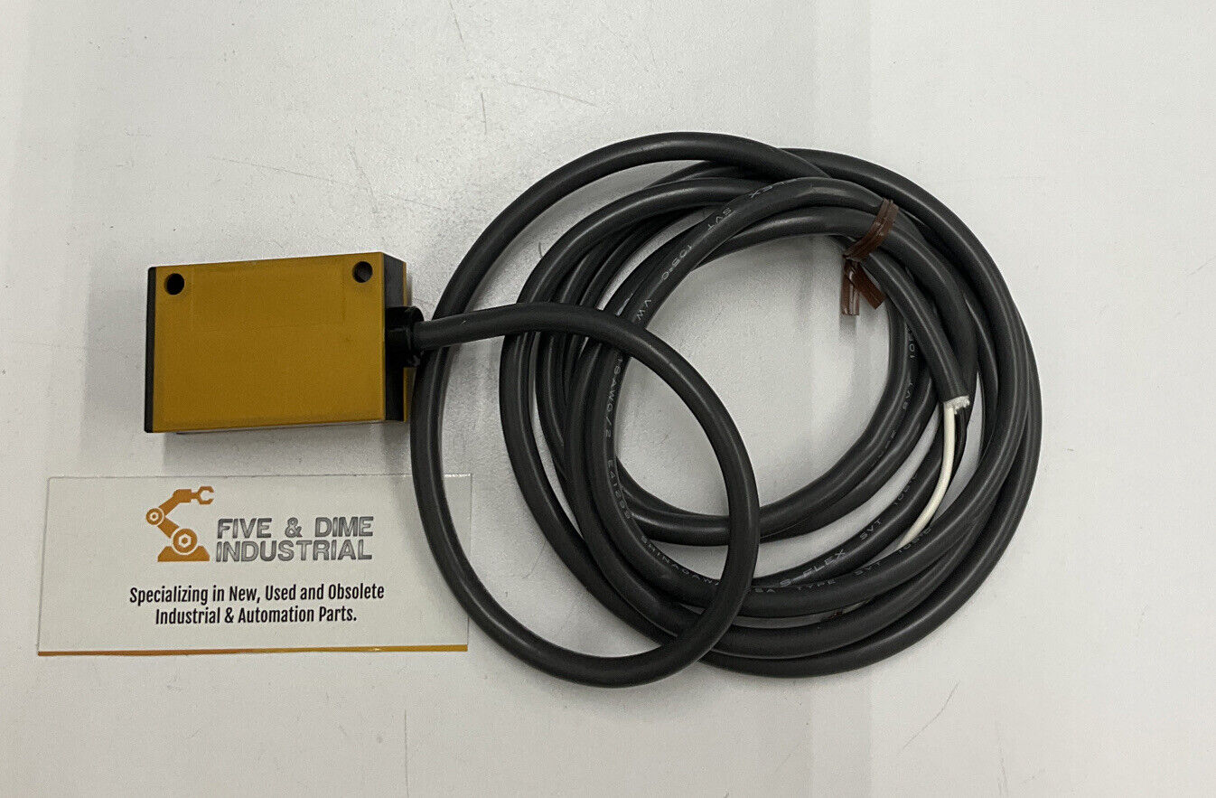 Omron E3E2-3DY2-US Photoelectric Sensor (YE185)
