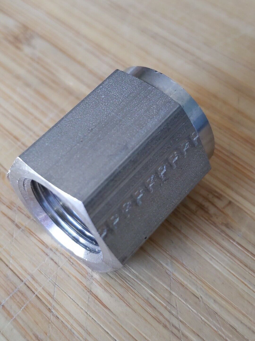 Parker SS-6-CP New Stainless Pipe Cap Fitting 3/8" Female NPT 5300 PSI (BL108)