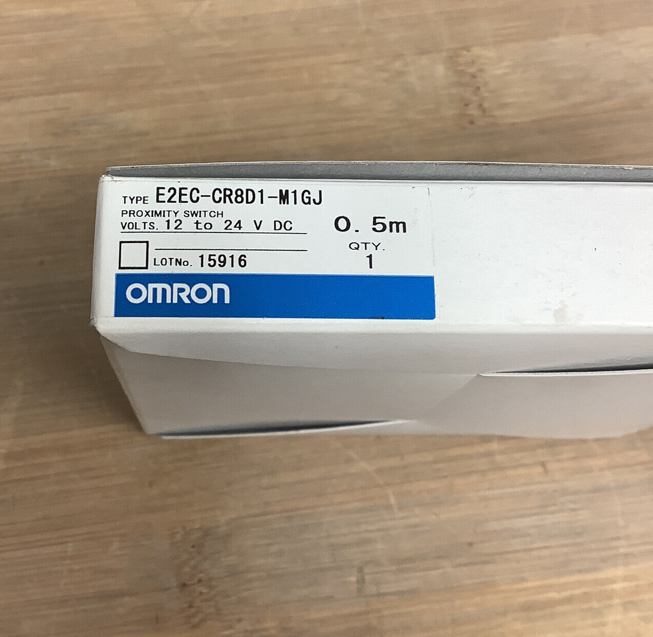 OMRON E2EC-CR8D1-M16J New Inductive Sensor 0.5M  (BL101)