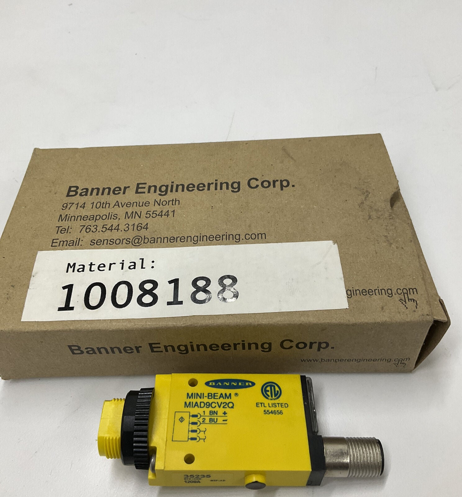 Banner MIAD9CV2Q  / 35235 Mini Beam Sensor (YE230) - 0