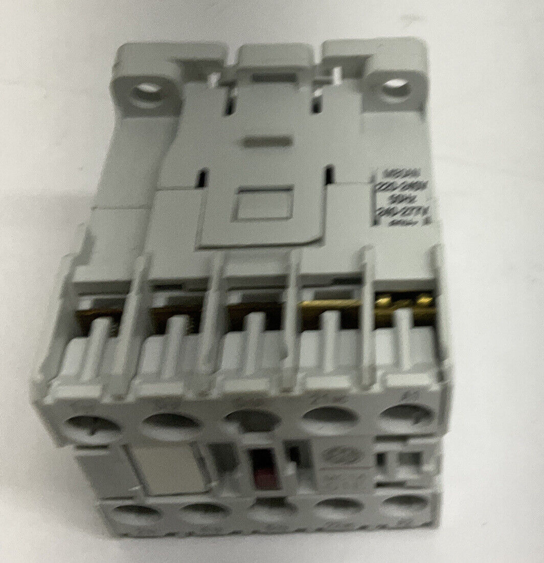 GE MC1A301AT Non-Reversing Magnetic Contactor 3P 6A 120V (BL159)