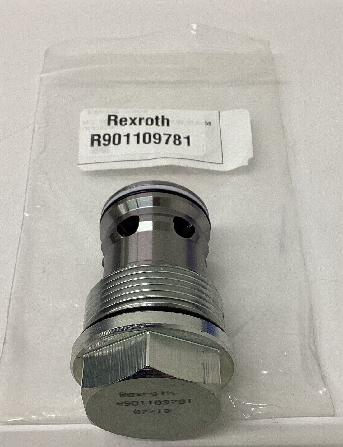 Rexroth Bosch R901109781 Hydraulic Valve (YE270)