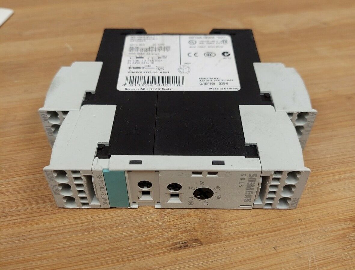 Siemens 3RP1505-2BW30 PLC Solid State Timer Relay   (YE123) - 0
