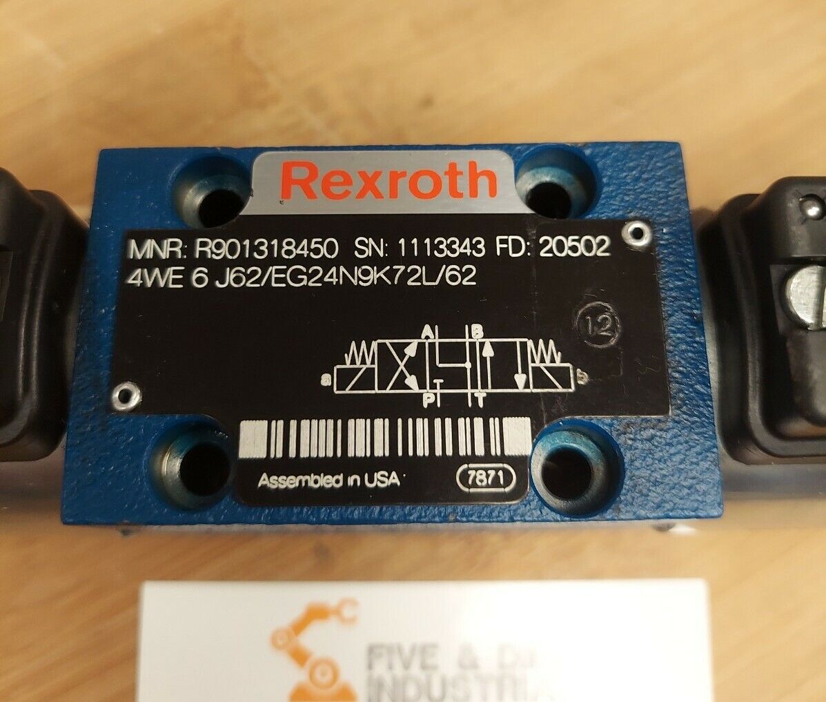 Rexroth Bosch R901318450 New Hydraulic Valve 24VDC 1.25A (YE143) - 0