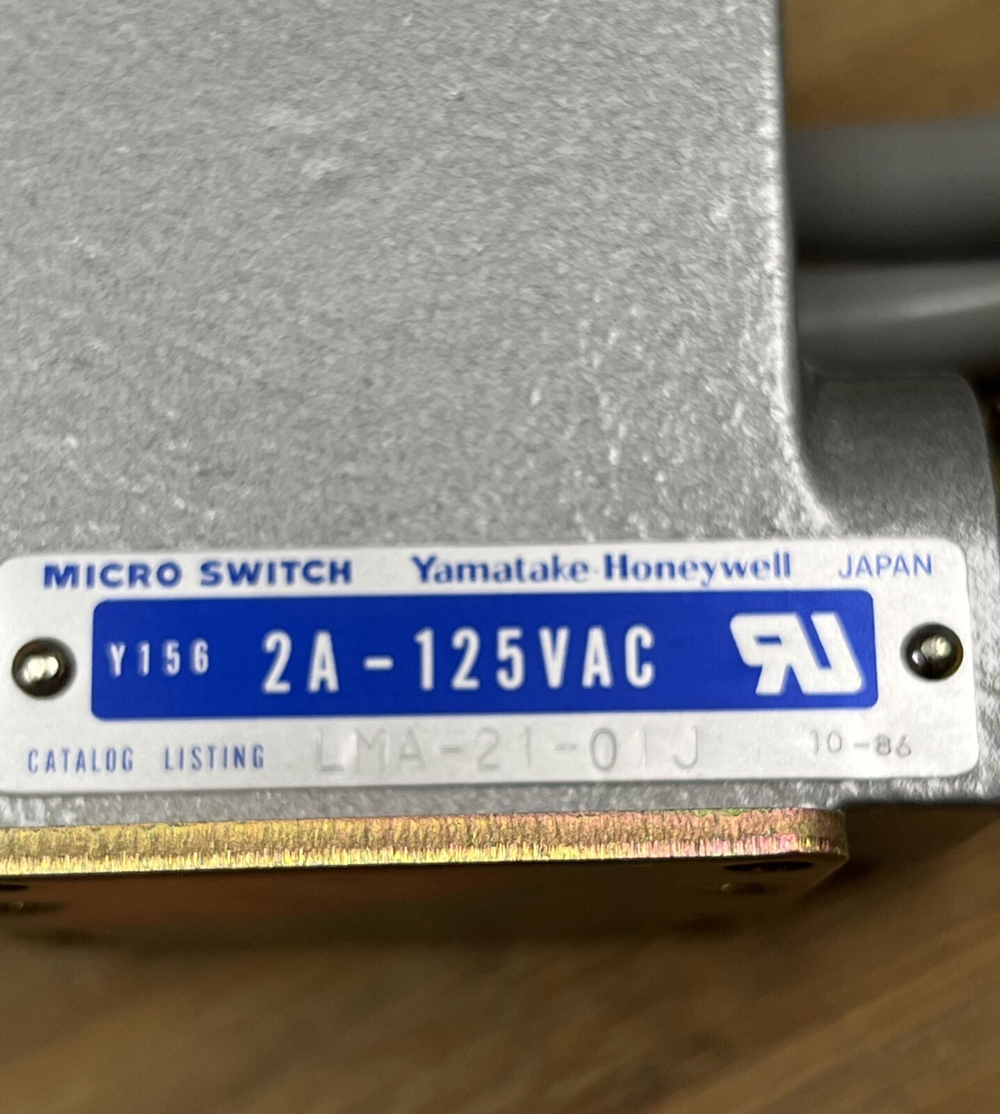 Yamatake Honeywell Microswitch LMA-21-01J Limit Switch Plunger 2A 125VAC (GR187)