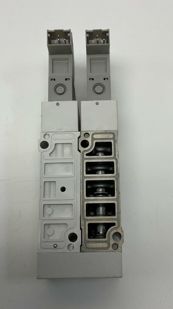 SMC SY5245-5FU Pneumatic Dual Solenoid Valve 24VDC