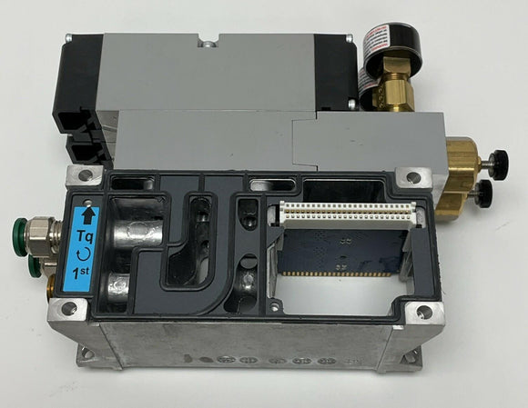 Parker HA2VXLG0G9A 2X's Double Solenoid 4-way 2-Pos. Valves w/ Base & Regulator