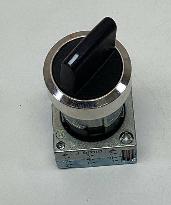 Siemens 3SB35002HA11 Maintained Selector Switch, Black