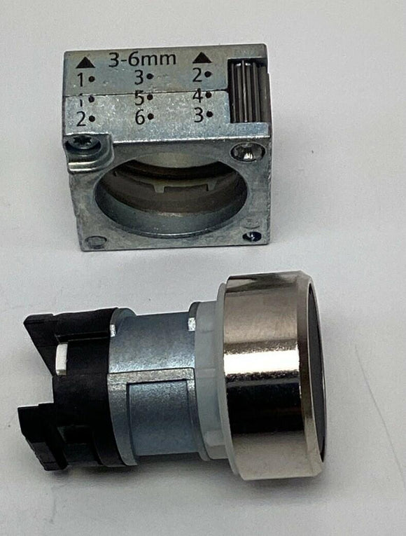 Siemens 3SB35000AA11 Black Push Button