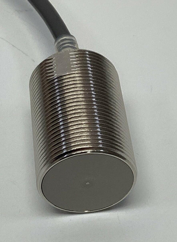 Omron E2E-X10D1-N Proximity Sensor Switch Sense: 10mm  12-24VDC