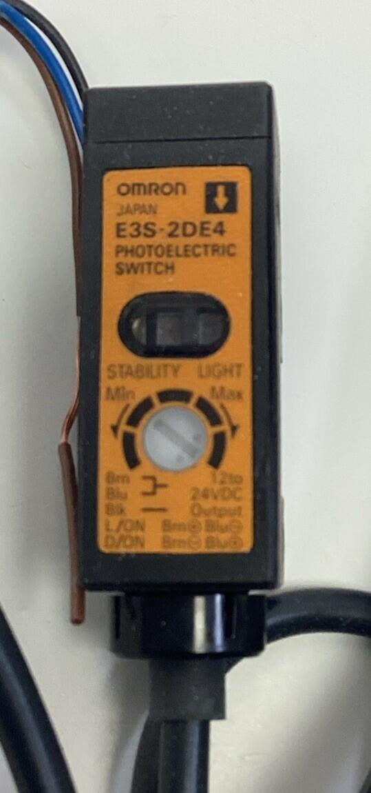 Omron E3S-2DE4 Photoelectric Switch Sensor 12-24VDC  2-Meters