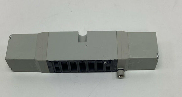 Numatics 122BB600K0000R Pneumatic Valve 110/120 VAC Double Coil w/ Gasket