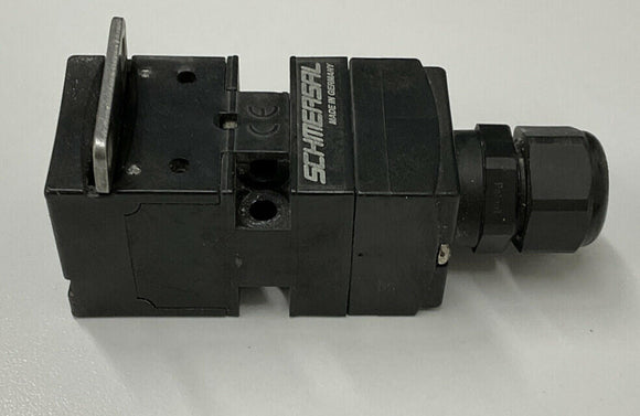 Schmersal AZ17-02ZRK / IEC 947-5-1 Safety Interlock Switch