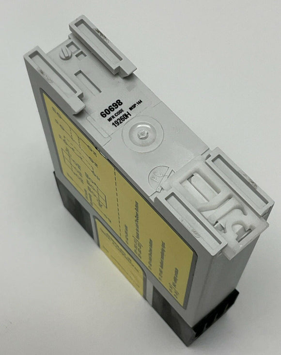 Banner AT-FM-10K / 60698 Duo-Touch Two Hand Control Machine Safety Relay Module