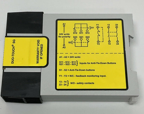 Banner AT-FM-10K / 60698 Duo-Touch Two Hand Control Machine Safety Relay Module