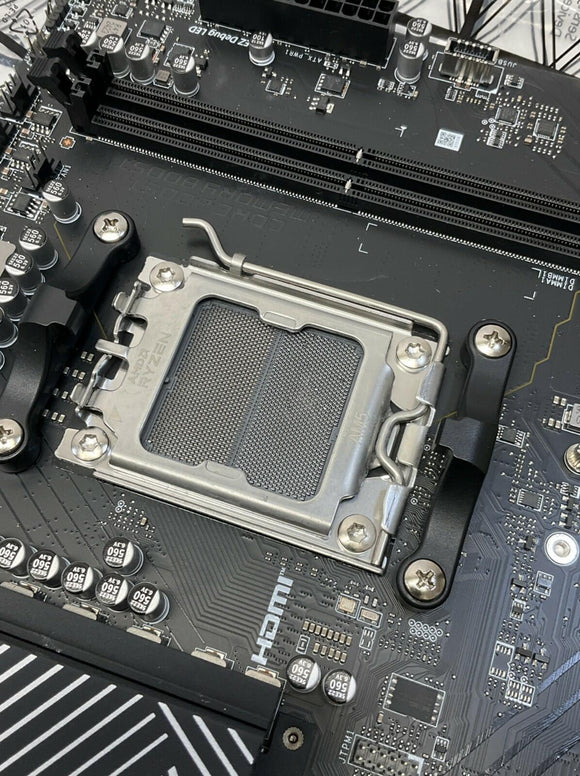 MSI MAG X670E Tomahawk WIFI Socket AM5 Motherboard (New Open Box)