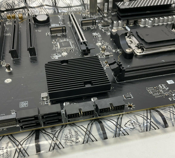 MSI MAG X670E Tomahawk WIFI Socket AM5 Motherboard (New Open Box)