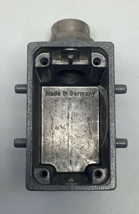 Thomas & Betts SH010 Double Post Side Entry Aluminum Hood 1/2" NPT