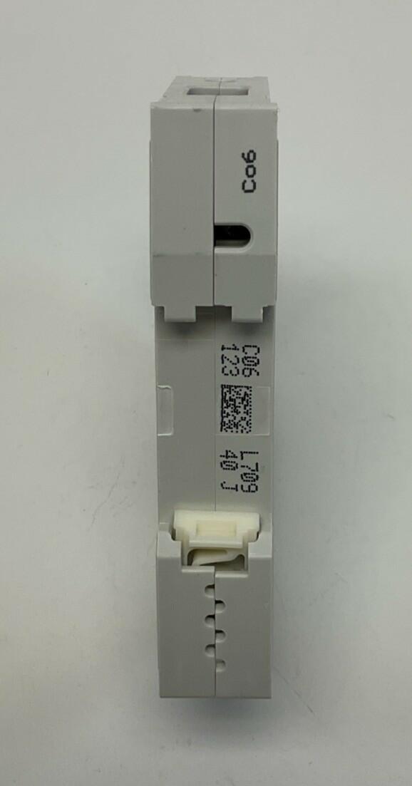 Siemens 5SJ4106-7HG40 Circuit Breaker 6 Amp DIN Mount 240VAC